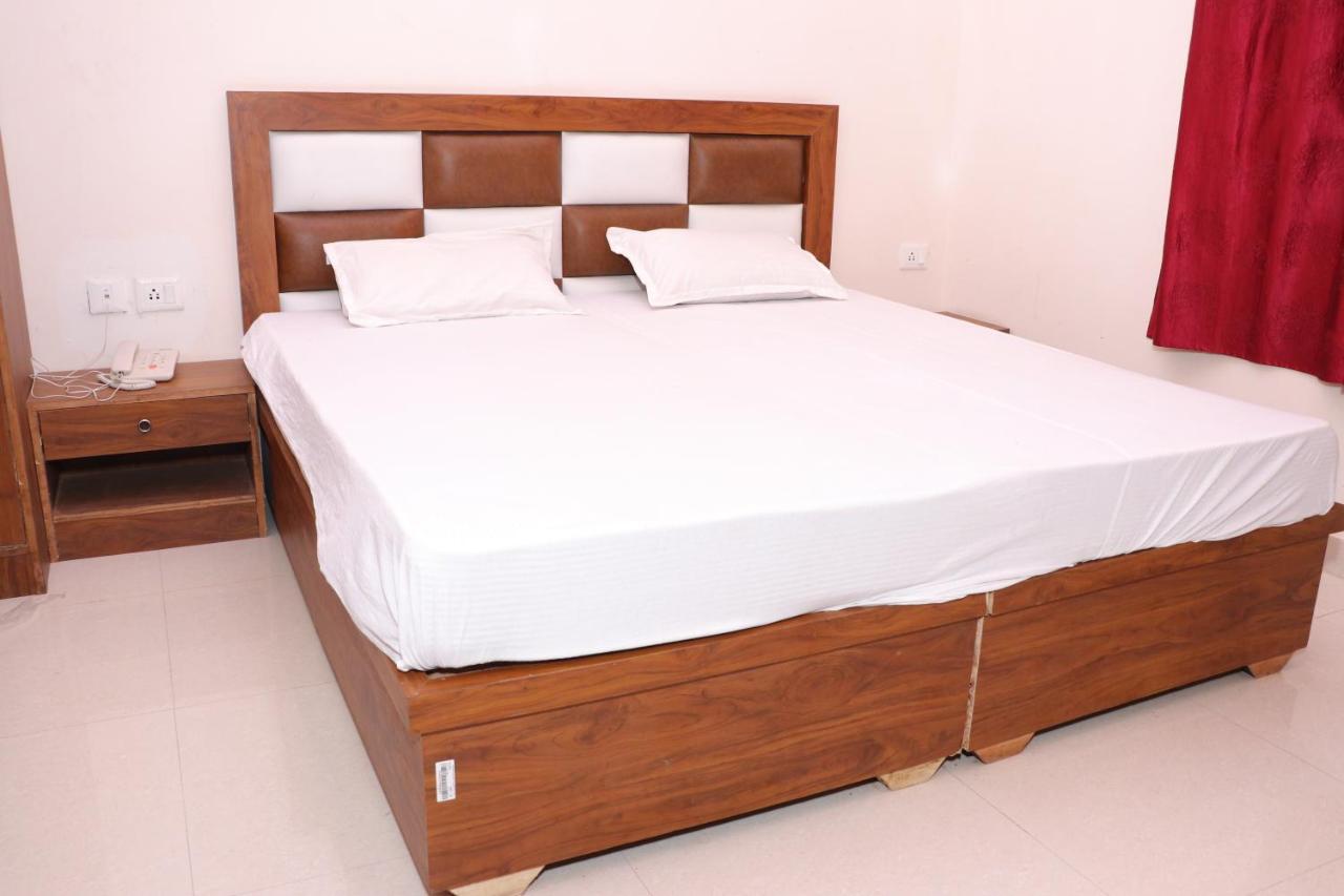 Hotel Kcr Агра Екстер'єр фото